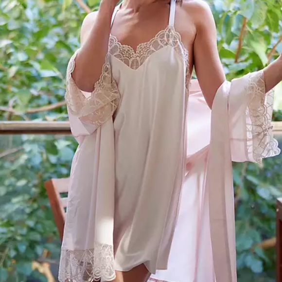 Flora Nikrooz Gabby Satin Chemise and Robe - Picture 1 of 6